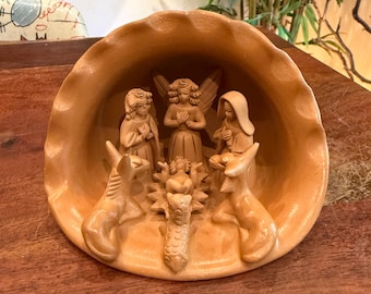 Kirkland 13 Piece Porcelain Nativity Set W/ Wooden Crèche #75177