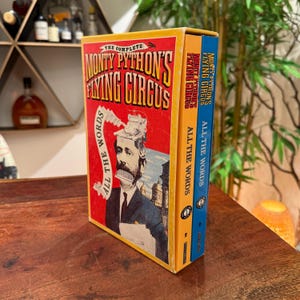 Edição Vintage de 1989: Monty Python's Flying Circus Completo - Todos os Roteiros, Volumes 1 e 2 - Todos os roteiros da série da BBC entre 1969 e 1974