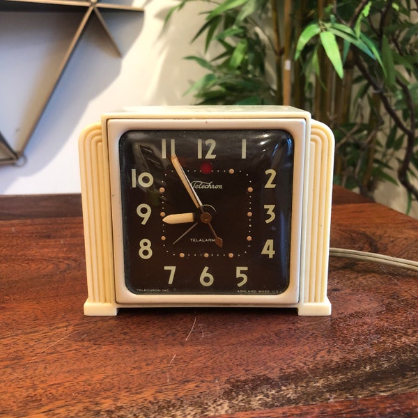 Mid Century c. 1947 - 1955 Art Deco Style Little Telechron Model 7H135 Electric Alarm Clock Designed by Leo Van Bruce - Alarm Doesn't Work