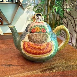 Vintage 1960&#39;s Italian Hand Painted Novelty Peasant Woman with Flowers 22 oz. Teapot by Italica ARS ITALY Mod. Dep. - 60&#39;s Tea Accessories