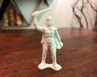 Vintage 1970-tals TIM-MEE TOYS Galaxy Laser Team Miniatyr Vit Rymdman med Svärd Hård Plastfigur Leksak - 70-tals Retro Rymdleksak