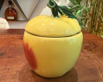 Vintage 1940s Hull Pottery Yellow Blushing Apple Sugar Bowl - Vintage 40s Kitchen Storage Canister - Country Farmhouse Farm Kitchen Decor
