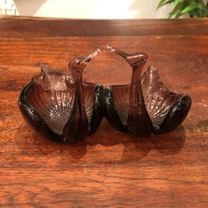 Vintage Hand Made Amethyst Glass Double Swan Ashtray / Trinket Tray - Purple Hand Blown Glass Bird Art - Pond Animal - Aviary Bird Decor