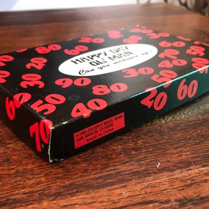 ヴィンテージ 1985年頃 Over The Hill Happy Day Ol' Man - Do You Measure Up? ギャグギフト ペニス定規 箱入り Golden's Magic Wand - 老人へのギフト