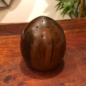 Mid Century Myrtlewood Ei geformte Zahnstocher Aperitifhalter - West Coast Holz - Party Zubehör - Snack &#39;Käse / Obst Servierständer