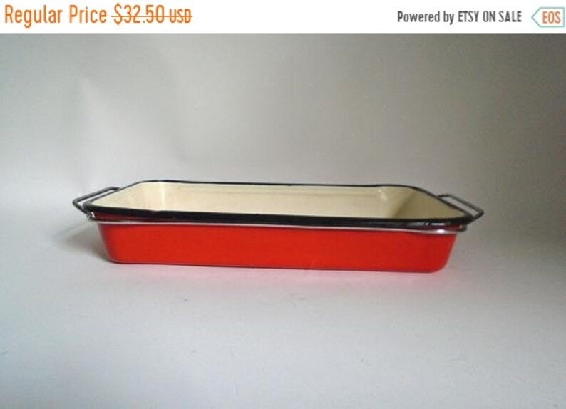 Sale Vintage Red /& White Enamelware Casserole Baking Pan with Chrome Carrier