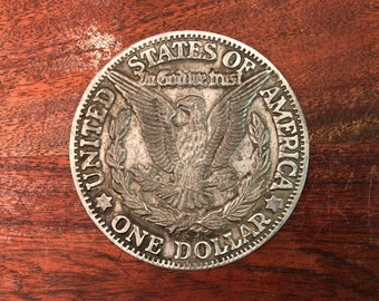 Posavasos/trébede de metal antiguo con forma de moneda de un dólar de los Estados Unidos - Decoración vintage para el hogar - Decoración de Wall Street con toros y osos