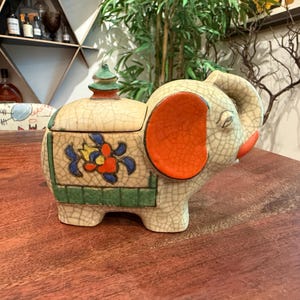 Mid Century Japanese TT Takito Japan Porcelain Elephant Sugar Bowl with Pagoda Knob Lid - Vintage Asian  Home Decor - Knob Has Tiny Chip