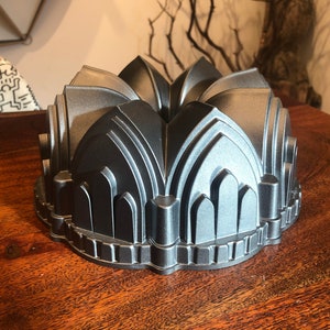 Vintage Nordic Ware Thick Aluminum Cathedral Bundt Cake Mold - Nordic Ware Bundt Cake Pan - Nordica Ware Cake Pan - Art Deco Style