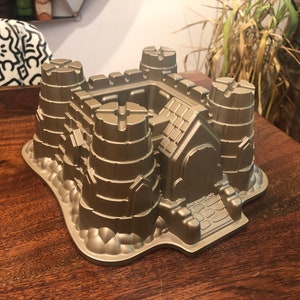 Vintage Nordic Ware Castle Bundt Cake Pan - Vintage Nordic Ware Castle Bundt Cake Mold - Vintage Nordic Ware Cake Pan Nordic Ware Cake Mold