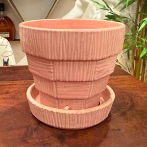Vintage 1950s McCoy Pottery USA Pink Ceramic Pottery Flower Pot with Attached Dish - Bark Basket Weave Pattern - Mid Century 50s Planter