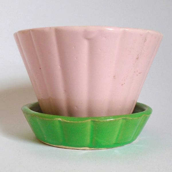 Mid Century Pink & Green Shawnee Pottery Flower Pot / Planter - #534