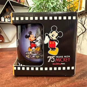 Vintage ok. 2003 Nieużywany 75-letni pamiątkowy kubek z Myszką Miki, 16 uncji, ceramiczny kubek do kawy w pudełku z Walt Disney World