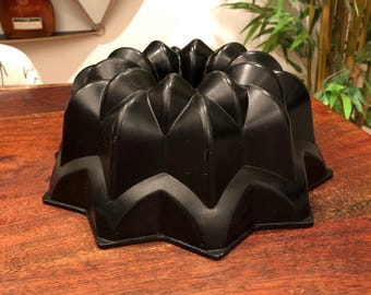 Nordic Ware Daisy Cake Pan 10 Cups 9