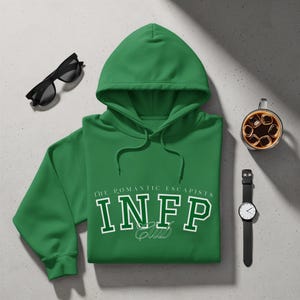 MBTI unisex hoodie reispersoonlijkheid, Myers Briggs INFP Varsity Club flodderige trui, College sweatshirt met ronde hals, aangepast cadeau voor romantici