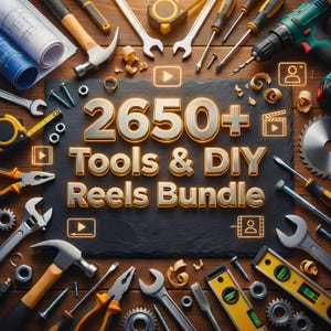 Op de afbeelding: Een assortiment gereedschappen, waaronder hamers, sleutels, schroevendraaiers en een boormachine, is gerangschikt rond een donkere leisteen met de tekst "2650+ Tools & DIY Reels Bundle". De gereedschappen liggen op een houten oppervlak.
