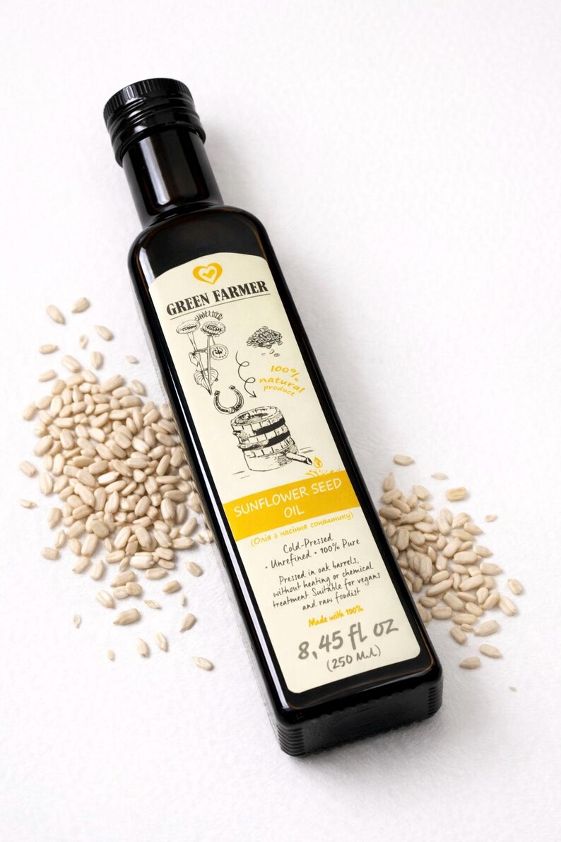 K&ouml;nnte beinhalten: Ein Set aus drei Keramikbechern mit gesprenkelter, matter Oberfl&auml;che. Die Becher sind in den Farben Creme, Hellgrau und Dunkelgrau gehalten. Jeder Becher hat ein schlichtes, minimalistisches Design, ideal f&uuml;r Kaffee oder Tee.