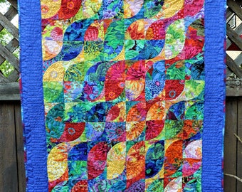 Waves of Color Quilted Wallhanging