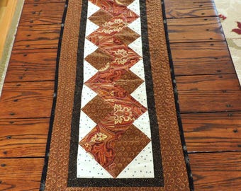 Quilted Zig Zag Table Runner