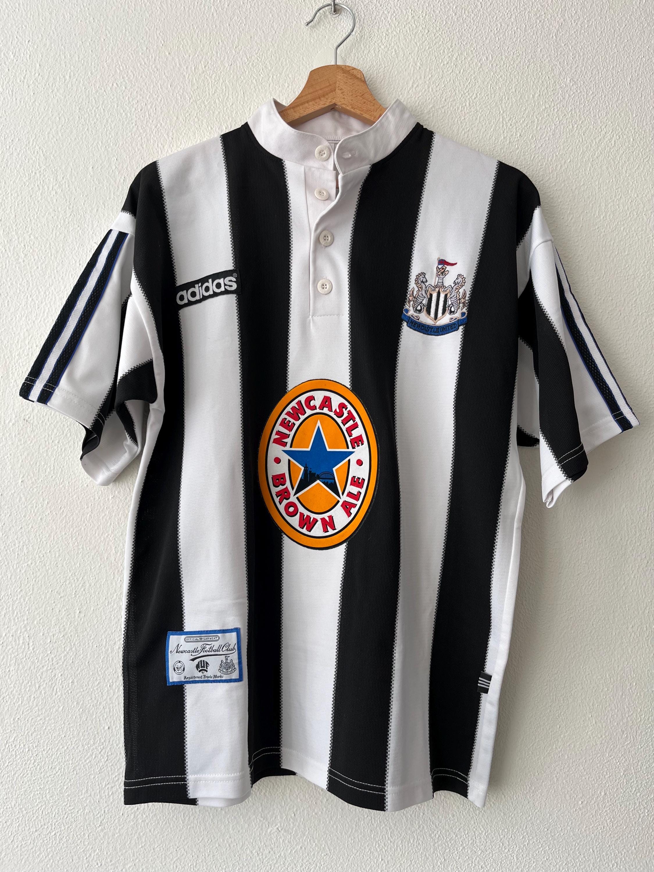 アディダスニューカッスル96/97ホームサッカーユニフォーム