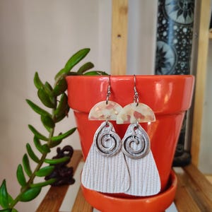 light gray leather dangle earrings, pastel silver and gray leather earrings. funky leather earrings, gray earrings