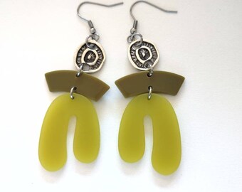 Avocado and kiwi summer green earrings