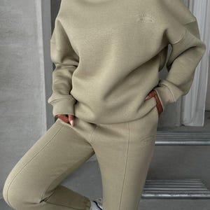 Women&#39;s Oversized Fleece Tracksuit•Warm Cotton Loungewear Set•Two-Piece Jogger Set•Cozy Sweatshirt and Sweatpants•Winter Athleisure Wear