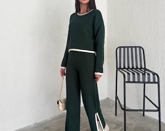 Ribbed Knit Lounge Set: Chic Two-Piece Outfit with Side Slits