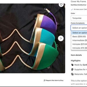 Puede incluir: Un letrero de madera r&uacute;stica con el texto "Welcome to our porch" en letras blancas. El letrero presenta un acabado envejecido y un dise&ntilde;o simple y acogedor, ideal para la decoraci&oacute;n exterior.