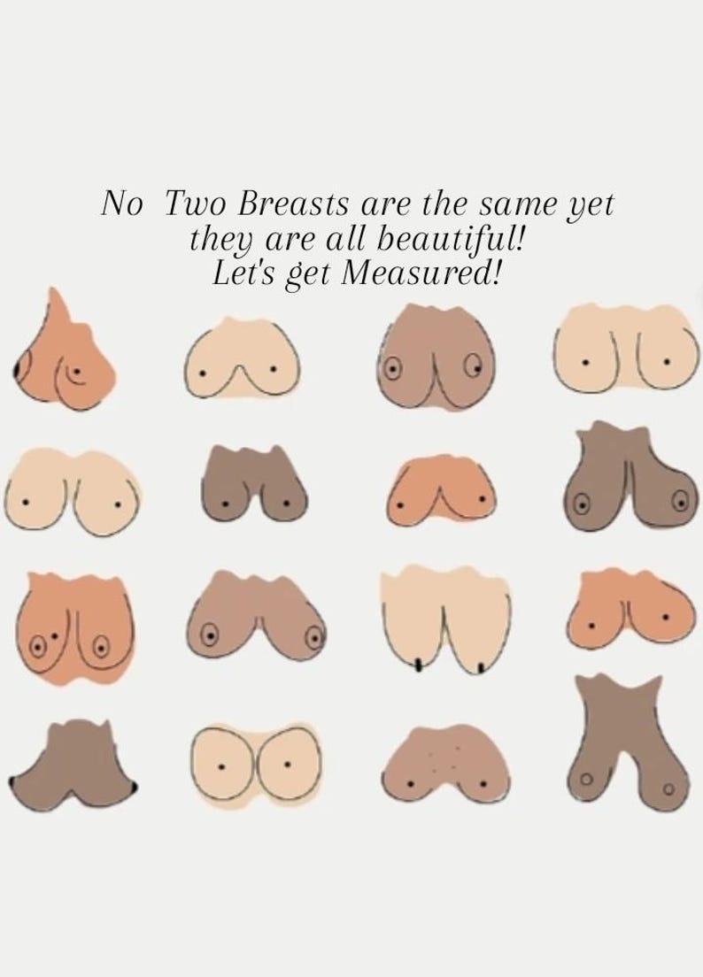 Puede incluir: Una taza de cer&aacute;mica blanca con un asa negra y el texto "But First, Coffee" en negrita negra. La taza est&aacute; sobre una superficie de madera. La taza parece tener una capacidad de unos 355 ml.