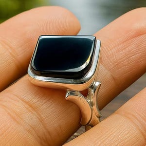 Square Black Yemeni Aqeeq Ring: 925 Sterling Silver Islamic Agate