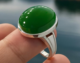 Handmade Green Agate Sterling Silver Ring: Adjustable Art Deco Design