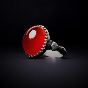 Handcrafted Carnelian Sterling Silver Ring: Vintage Zigzag Design