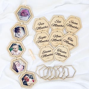 Marcadores hexagonales de hitos para bebés con marcos de fotos: 13 discos hexagonales de madera + marcos, desde recién nacidos hasta 12 meses, regalo de recuerdo para baby shower.