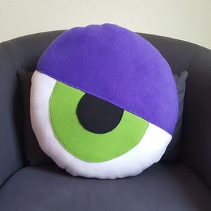 Eyeball Pillow, Halloween decor, eye plush, monster eyes, weird home decor, goth decor, witch decor, spooky couch decor, gothic pillow, cute