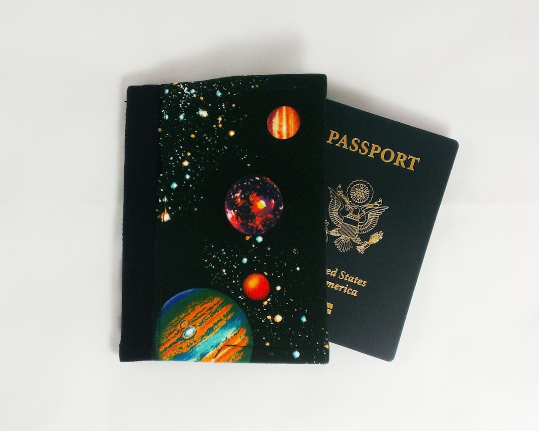 趣味・スポーツ・実用 LOVE IS IN THE EARTH PASSPORT TO CRYSTAL 趣味・スポーツ・実用 LOVE IS IN THE EARTH PASSPORT TO
