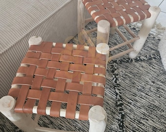 Tabouret artisanal en cuir et paille : bois d'eucalyptus marocain bohème chic