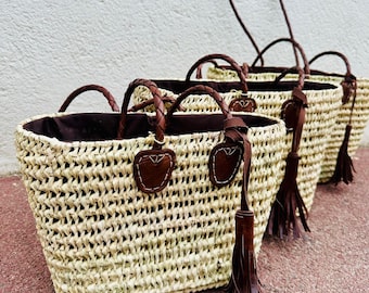 Handgewebter französischer Korb mit dunkelbraunen Lederakzenten: Trendy & Eco-Friendly Shopping