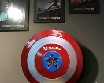 Mittelalterliches Schild von Captain America: eine Replik aus Metall