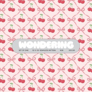 Puede incluir: Patrón sin costuras con cerezas rojas con tallos y hojas verdes, dispuestas en una cuadrícula con lazos rosas sobre un fondo rosa claro. El texto "WONDERING" se muestra en un rectángulo redondeado gris, junto con "SET OF ONE" y "12 x 12 SEAMLESS PATTERN".