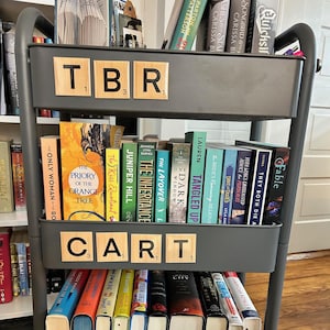 TBR カート フォト タイル マグネット 2"x2" | 読書用マグネット ギフト | ブック用マグネット | スクラブル タイル | レター ボード タイル