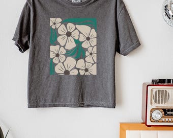 Comfort Colors Retro Floral Crop Top: Boxy Boho Tee