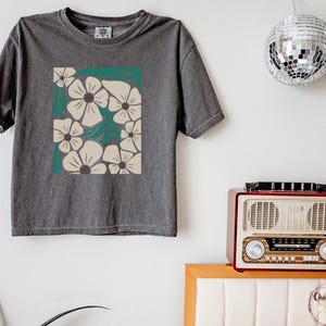 Comfort Colors boxy  Retro Floral Boho Crop Top, Flower Cropped Shirt, Vintage Botanical Nature Boxy Tee, Cottacore Aesthetic Cropped Top