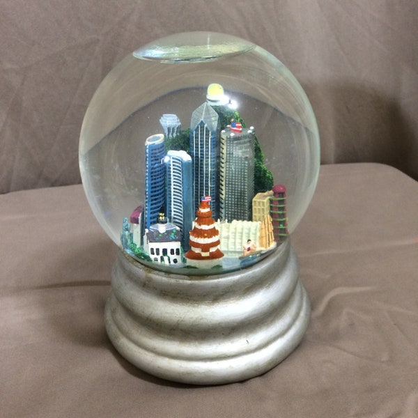 Vintage Snow Globe - Etsy