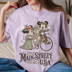 Vintage Musse och Mimmi Main Street USA-tröja, klassisk Disney-tröja för par på cykel, t-shirt med Disney-motiv, WDW Magic Kingdom-kläder bild 2