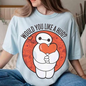 Camiseta con estampado de Baymax y corazón de amor de Disney, camiseta con personajes de Big Hero 6, camiseta con Hiro Hamada y Baymax, viaje familiar a Disneyland 2025