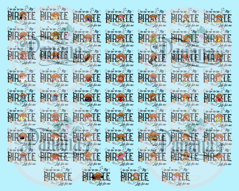 Peut inclure: Un fond bleu clair pr&eacute;sente de multiples motifs sur le th&egrave;me des pirates. Chaque motif comprend le mot "PIRATE" en gras, en noir, ainsi qu'un personnage de pirate de dessin anim&eacute; et la phrase "Yo Ho Ho Life for me."