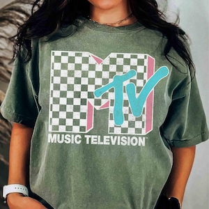 Vintage MTV Neon Distressed Kariertes Logo T-Shirt, Retro 80er 90er Jahre MTV Passendes Shirt, Mädchen Reise Outfits, MTV Geburtstagskind Geschenk Shirt