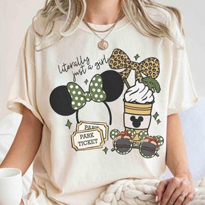ディズニー コケット ボウ 文字通り女の子 アニマルキングダム Tシャツ、ディズニー サファリモード Tシャツ、ガーリー 美学 ディズニー ガールズ トリップ、マジックキングダム