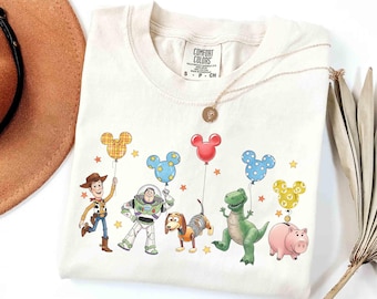 Camiseta Disney Toy Story Mickey Balloons Comfort Colors, Camiseta Disney Woody Jessie Slinky Hamm Rex, Camiseta Toy Story Land, Camiseta Disneyland Family